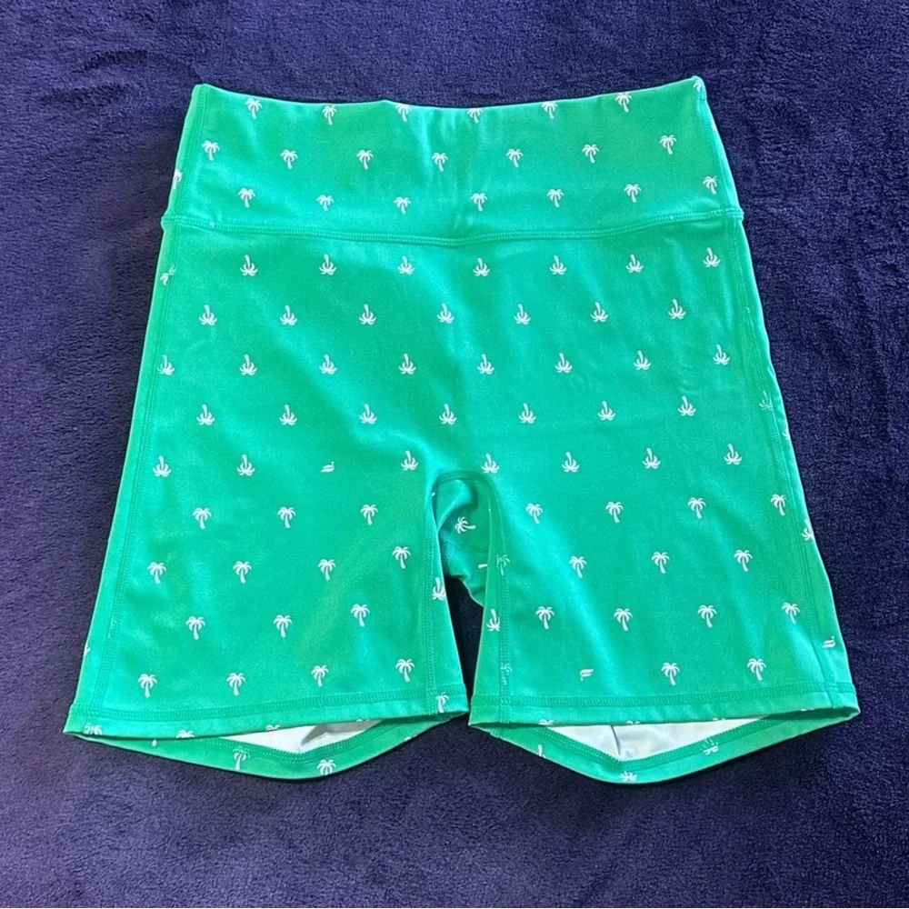 Fabletics Green Palm Print Sports Bra & Biker Short Set Sz M | NWOT - Picture 13 of 14